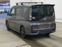 Honda STEP WAGON лот № 2104 оценка 3.5  с аукциона в Японии 1