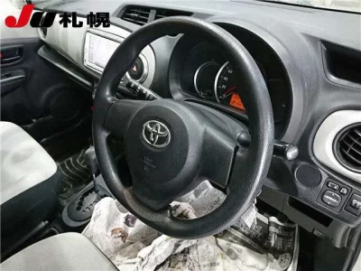 Toyota VITZ  с аукциона в Японии