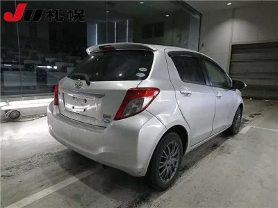 Toyota VITZ  с аукциона в Японии