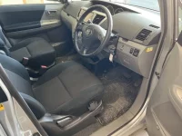 Toyota NOAH лот № 2124 оценка 4  с аукциона в Японии 3