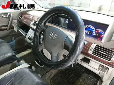 Honda ELYSION  с аукциона в Японии