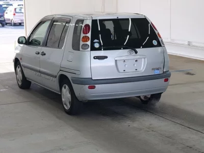 Toyota RAUM  с аукциона в Японии