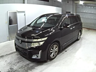 Nissan ELGRAND  с аукциона в Японии