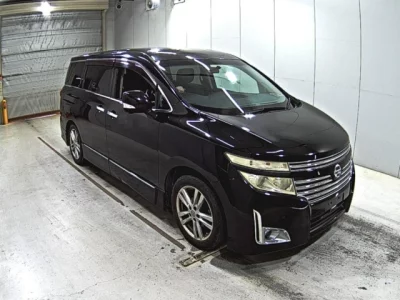 Nissan ELGRAND  с аукциона в Японии