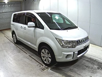 Mitsubishi DELICA D5