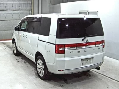 Mitsubishi DELICA D5
