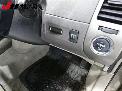 Toyota PRIUS  с аукциона в Японии