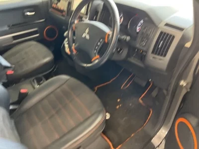 Mitsubishi DELICA D5