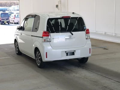 Toyota SPADE  с аукциона в Японии