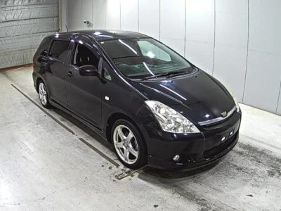 Toyota WISH  с аукциона в Японии
