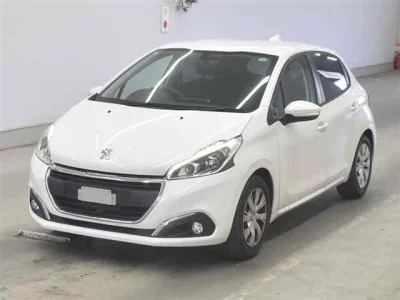 Peugeot 208  с аукциона в Японии
