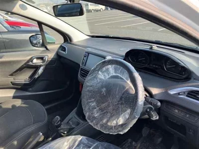 Peugeot 208  с аукциона в Японии