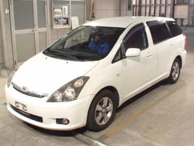 Toyota WISH  с аукциона в Японии