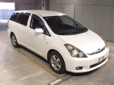 Toyota WISH  с аукциона в Японии