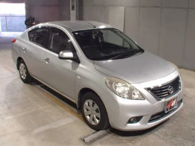 Nissan TIIDA LATIO  с аукциона в Японии