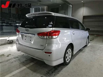 Toyota WISH  с аукциона в Японии