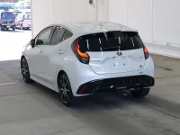 Toyota AQUA лот № 2151 оценка 4.5  с аукциона в Японии 1