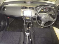 Suzuki SWIFT лот № 8208 оценка R  с аукциона в Японии 2