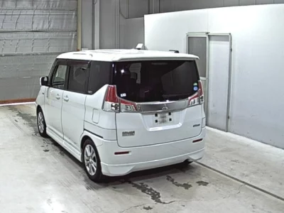 Mitsubishi DELICA D2