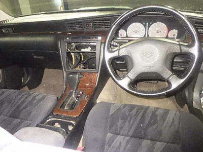Nissan LAUREL