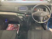 Toyota ISIS лот № 2200 оценка 3.5  с аукциона в Японии 4