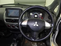 Mitsubishi I-MIEV лот № 3323 оценка 3  с аукциона в Японии 4