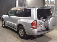 Mitsubishi PAJERO лот № 8233 оценка 3  с аукциона в Японии 1