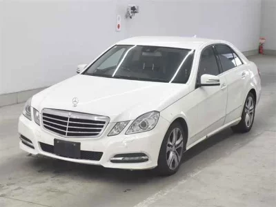 Mercedes-Benz E CLASS  с аукциона в Японии