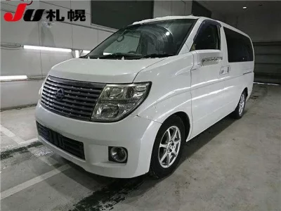 Nissan ELGRAND  с аукциона в Японии