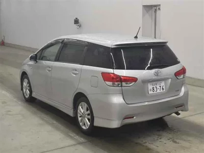 Toyota WISH  с аукциона в Японии