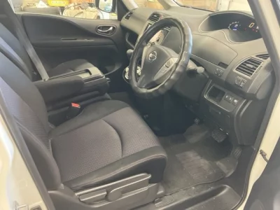 Nissan SERENA  с аукциона в Японии