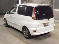 Toyota FUNCARGO лот № 8257 оценка 4  с аукциона в Японии 1