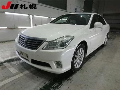 Toyota CROWN  с аукциона в Японии