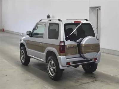 Mitsubishi PAJERO MINI