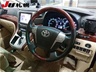 Toyota VELLFIRE  с аукциона в Японии