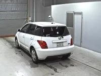 Toyota IST лот № 9364 оценка 3.5  с аукциона в Японии 1