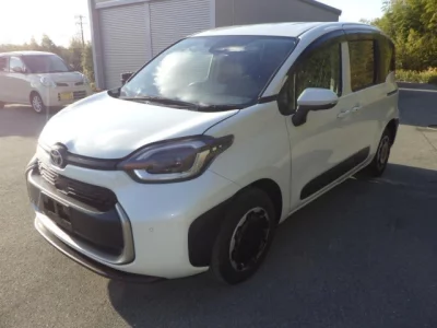 Toyota SIENTA  с аукциона в Японии