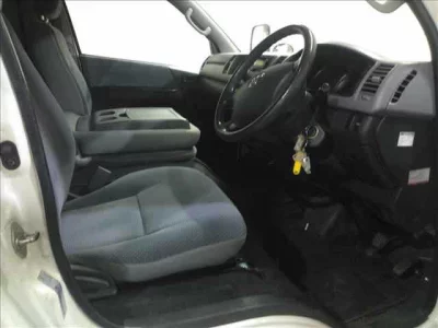 Toyota REGIUS ACE COMMUTER