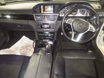 Mercedes-Benz E CLASS  с аукциона в Японии