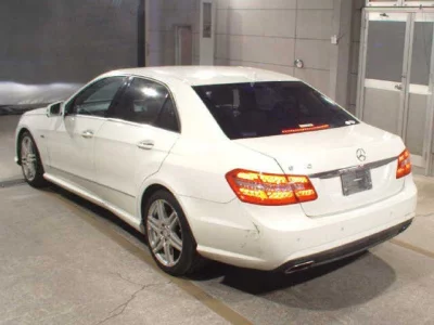 Mercedes-Benz E CLASS  с аукциона в Японии