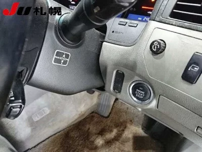 Toyota CROWN  с аукциона в Японии