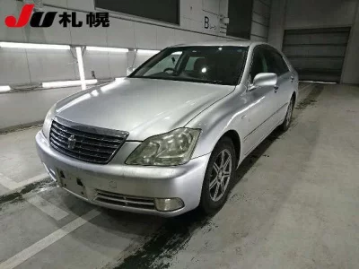 Toyota CROWN  с аукциона в Японии