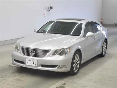 Lexus LS  с аукциона в Японии