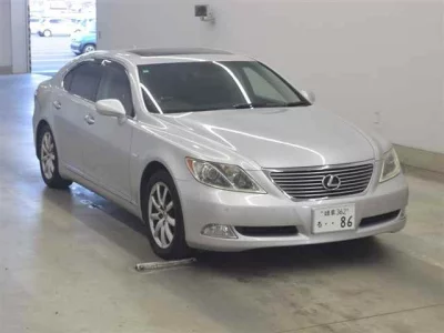 Lexus LS  с аукциона в Японии