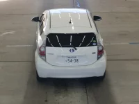 Toyota AQUA лот № 2284 оценка 3.5  с аукциона в Японии 2