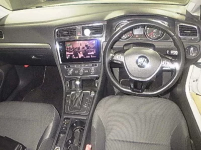 Volkswagen GOLF  с аукциона в Японии