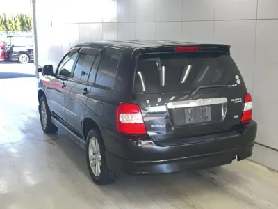 Toyota KLUGER  с аукциона в Японии