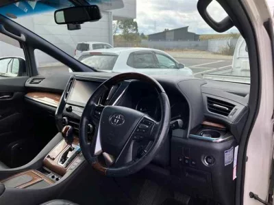 Toyota ALPHARD  с аукциона в Японии
