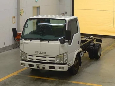 Isuzu ELF  с аукциона в Японии