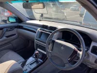 Toyota CROWN лот № 25115 оценка 3.5  с аукциона в Японии 2